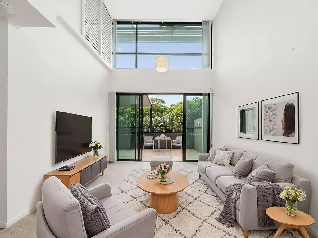 Redcliffe 3 Bedroom Loft-Style Apartment In The Heart Of Redcliffe!
