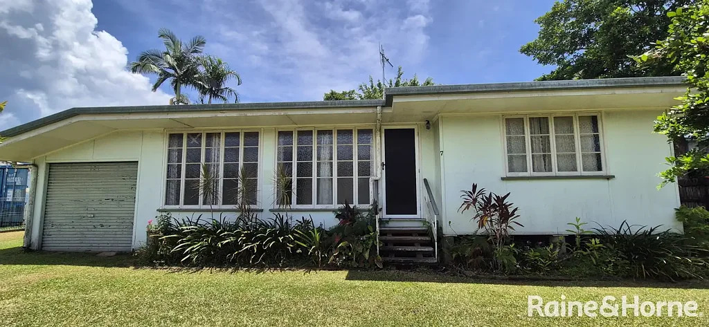 7 Grogan Street, Mossman, QLD 4873