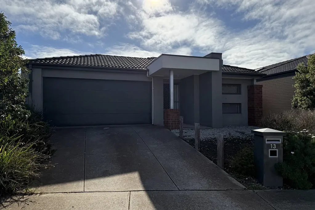 Beautiful 4 Bedroom Home in the Riverina Estate