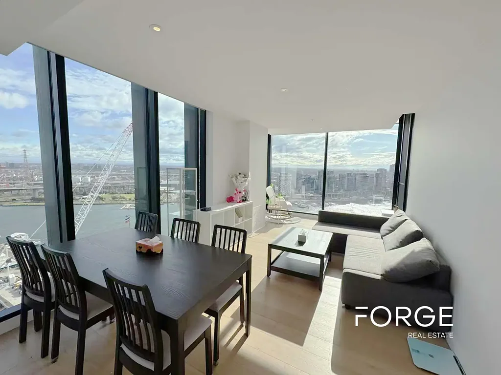 Waterfront Masterpiece in Docklands