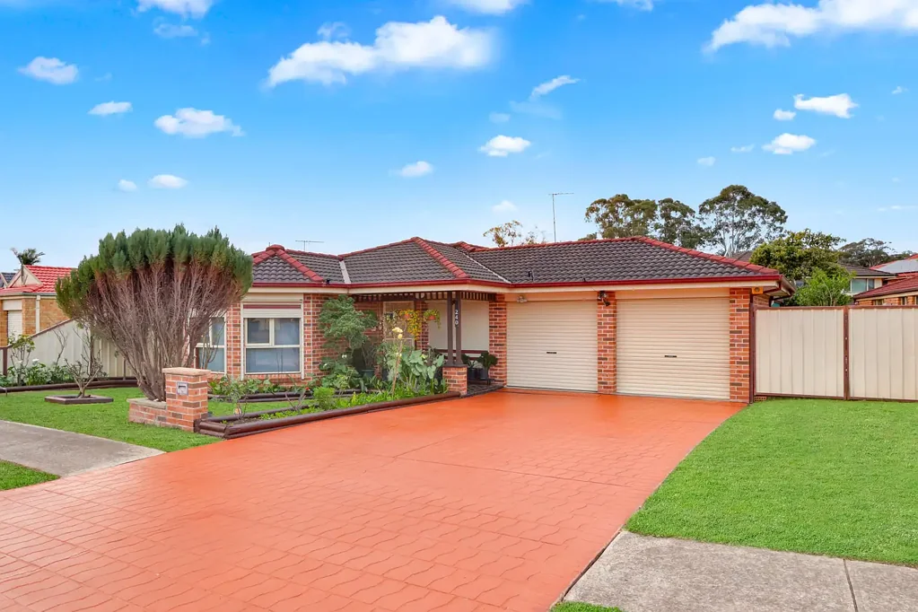 240 Pacific Palms Circuit, Hoxton Park, NSW 2171