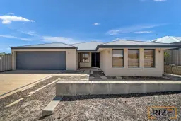 7 Capri Leone Way, Sinagra