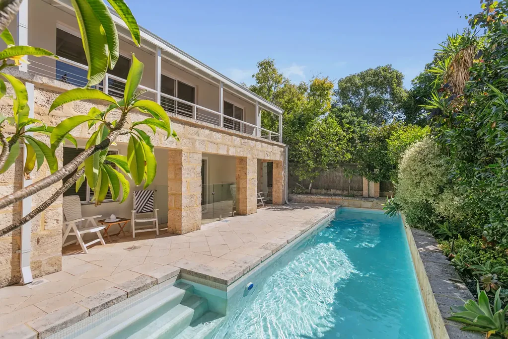 PRIVATE FAMILY HAVEN IN THE HEART OF SWANBOURNE