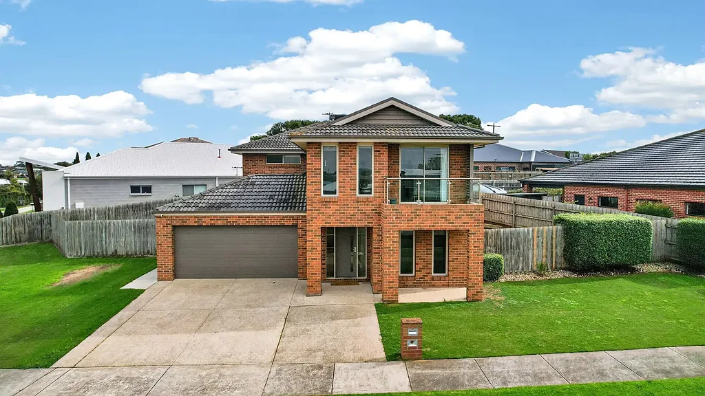 Warrnambool 4房  Spacious 4-Bedroom Brick Home in Peaceful Court
