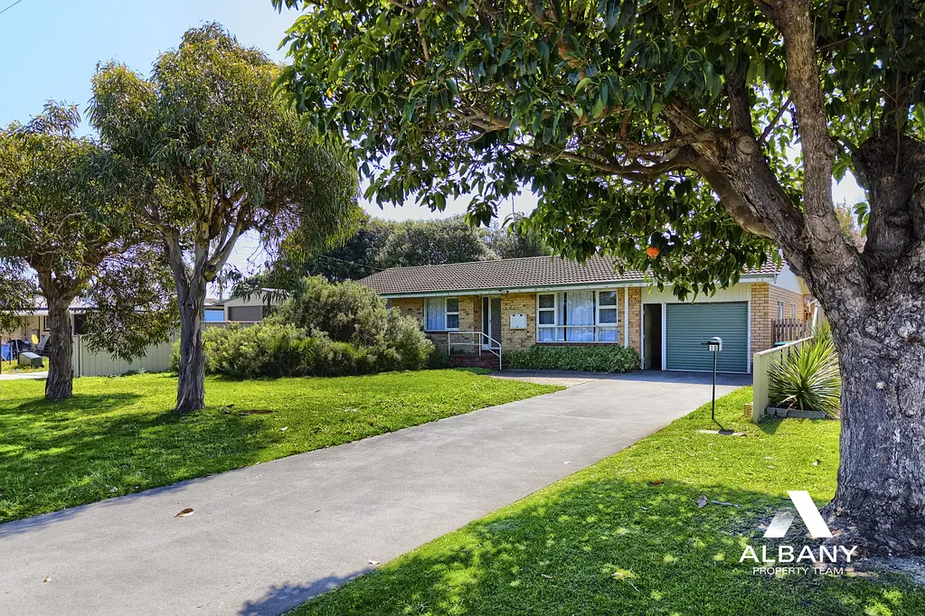 Spencer Park 4Zimmer INVESTORS OPPORTUNITY/ RENOVATOR PROJECT/ 'AS IS' SALE