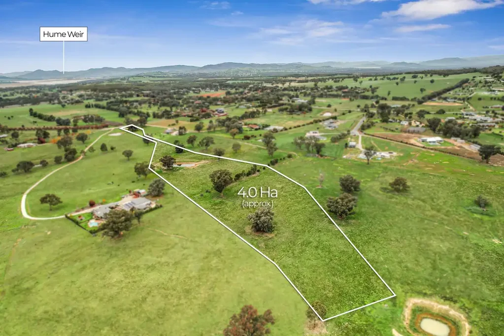 Table Top Build Your Dream Lifestyle on 4 Hectares