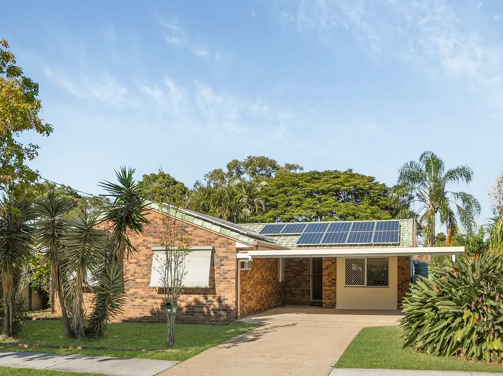 Deception Bay 3部屋 Comfortable Family Living with Versatile Spaces in Moreton Downs!
