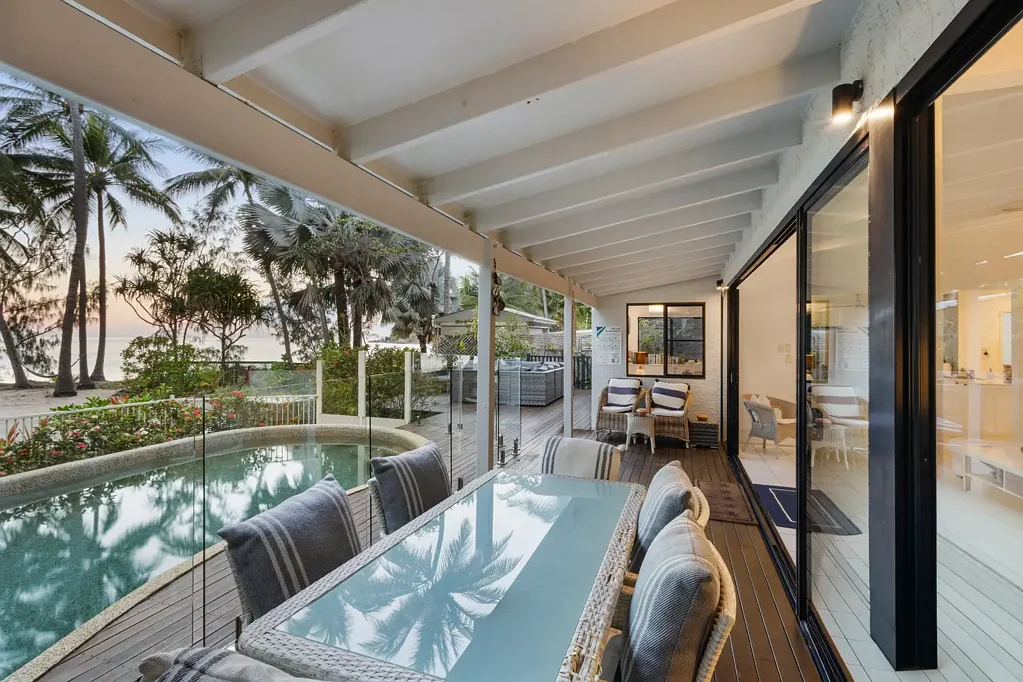 Oak Beach 3Moenga The Ultimate Beachfront Statement:  Belle Roche