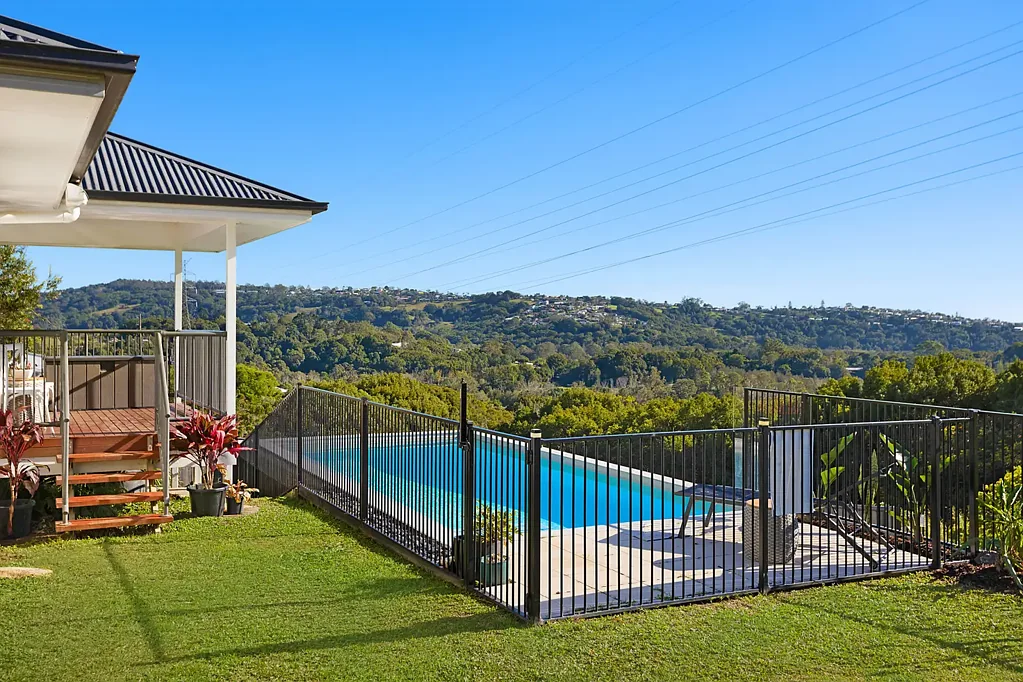 Terranora 5 Bedroom Private Family Retreat with Views and Space