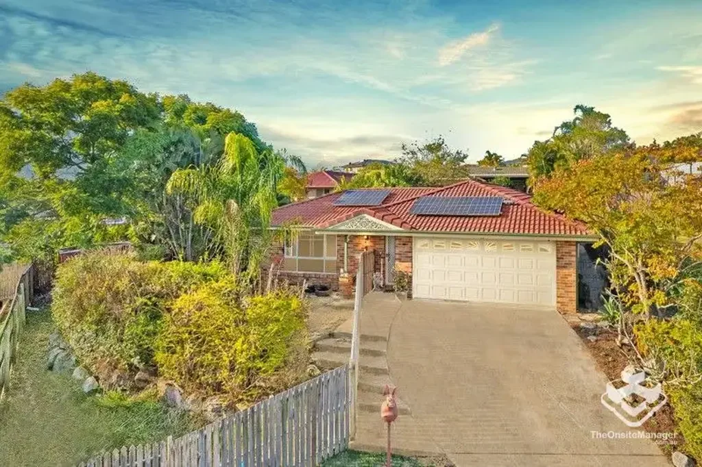 Modern Comfort and Space in Prime Regents Park Location