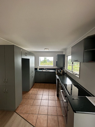 Quiet 4-Bedroom Home in Glenbrook – South Auckland
