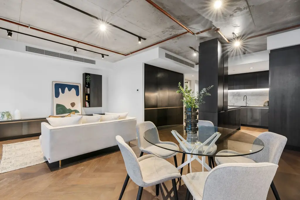 West Melbourne 3બેડરૂમ Industrial-Style 3 Bedroom Apartment by Six Degrees Architects
