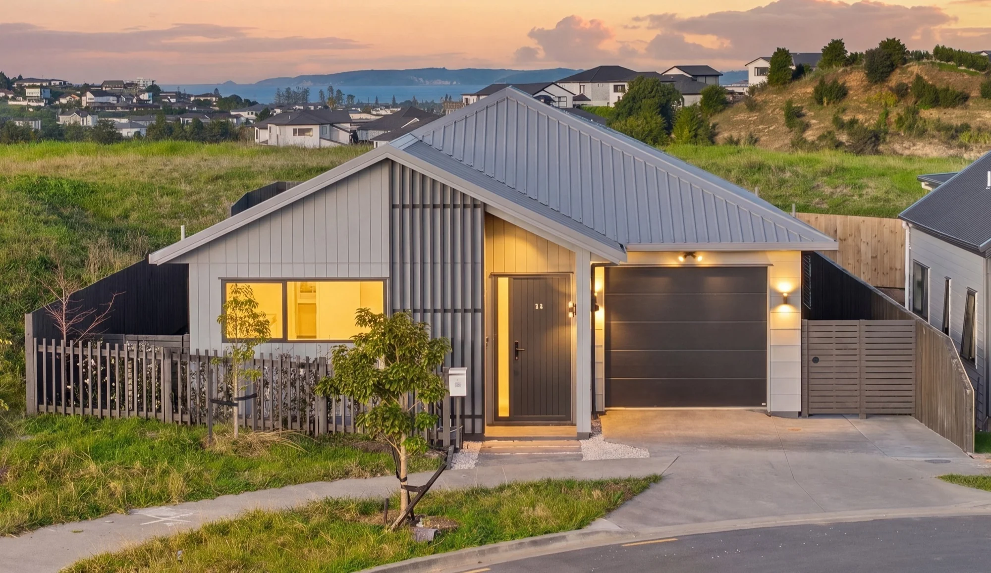 Orewa 4 Bedroom 2 Master Suites on an Elevated 392m² Section