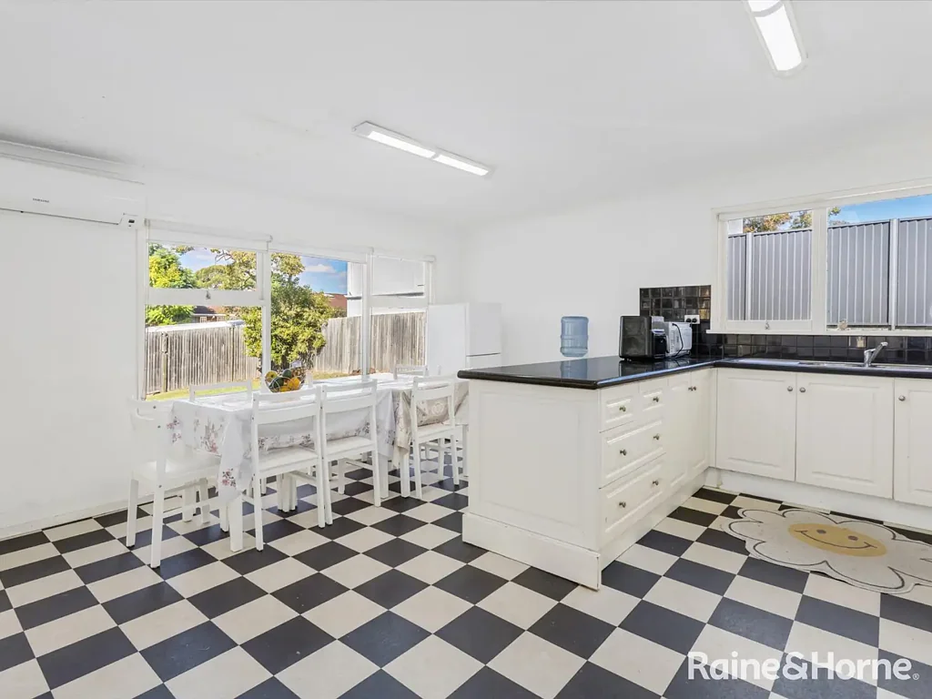 Westmead 2Kwarto A Rare Combination of Size, Location & Future Potential
