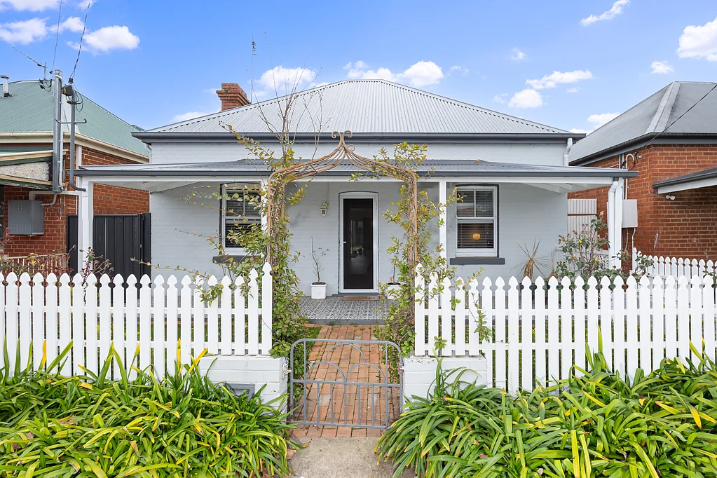 20 Albury Street, Wagga Wagga, NSW 2650