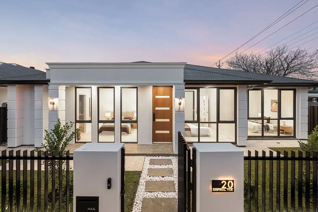 South Plympton 4 Slaapkamer Brand New. Crafted to Impress. Designed to Endure