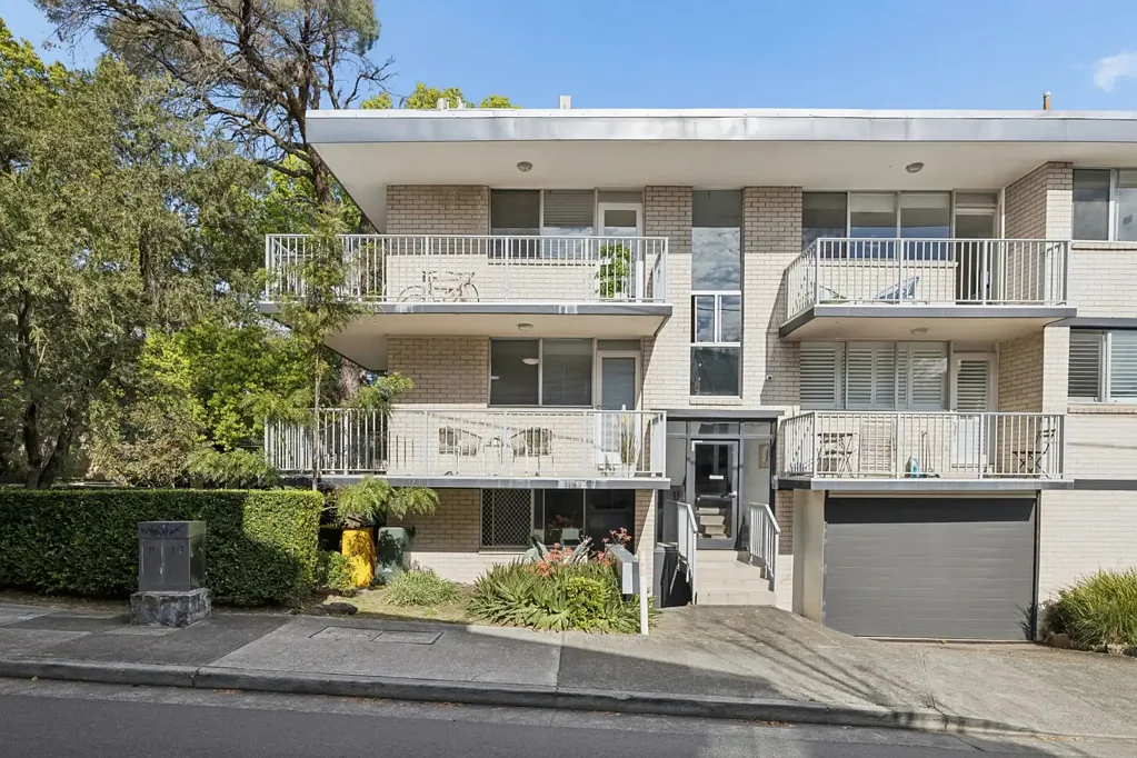 Balmain East 2બેડરૂમ Entry Level Blue Chip Address in a Boutique Block of 12