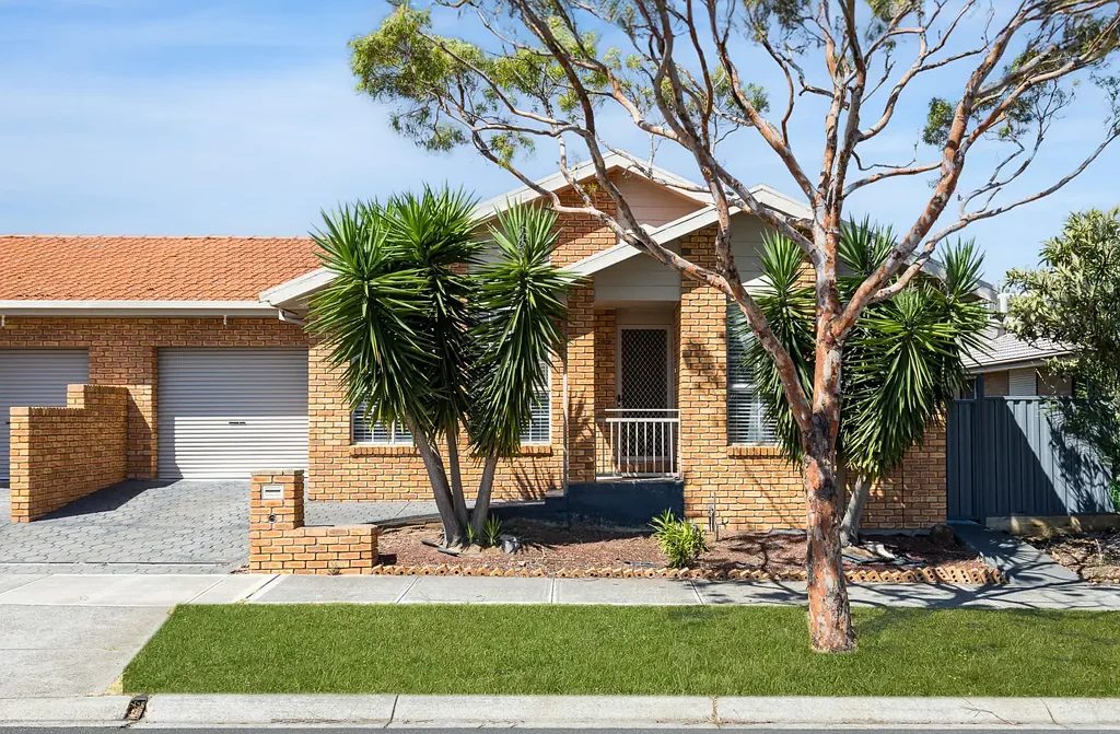 2/70 Delbridge Drive, Sydenham, VIC 3037