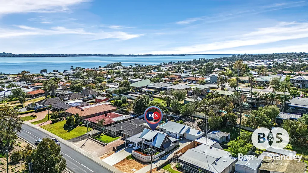 Australind 5房  Charming Cottage Style Home in Australind with Estuary Views