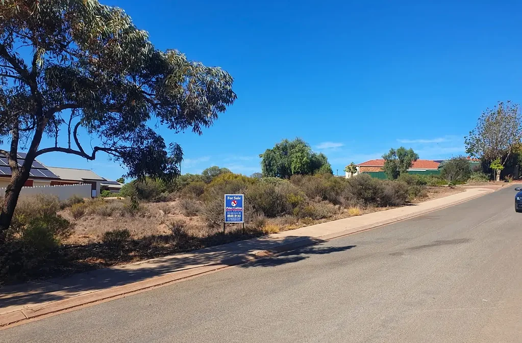 Whyalla SLIGHTLY ELEVATED - GREAT LOCATION !