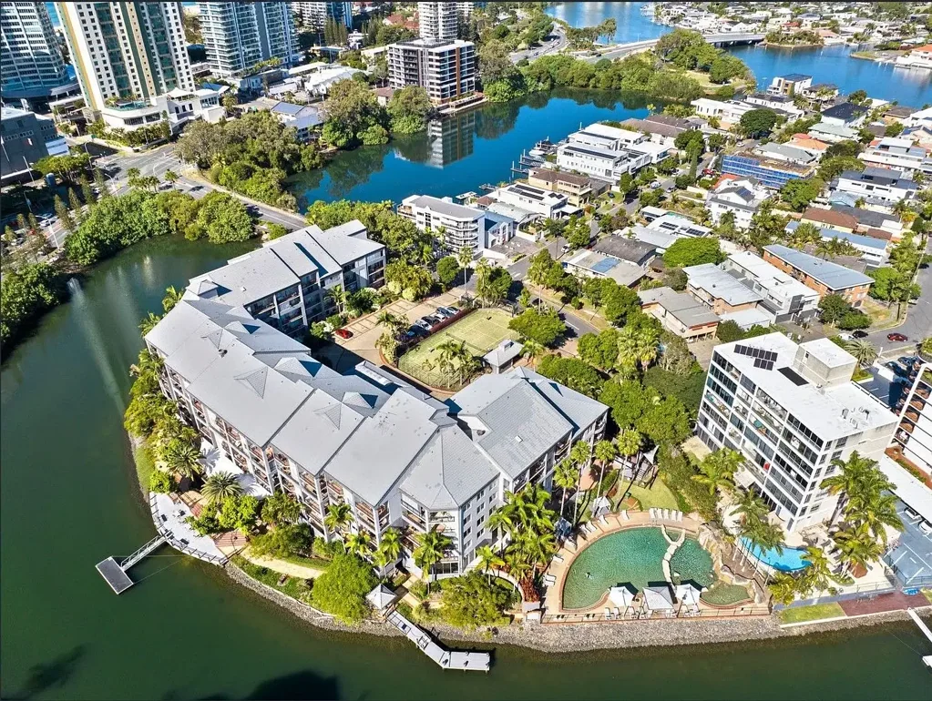 Ideal Surfers Paradise Living!
