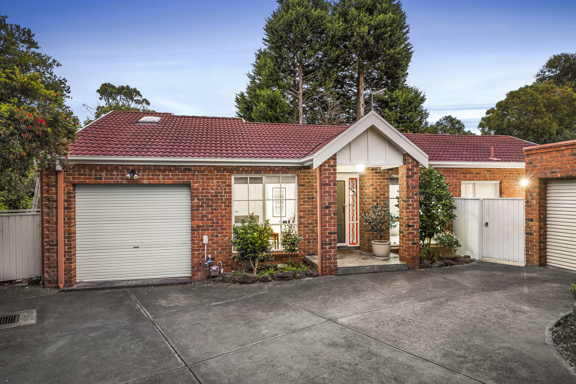 UNIT 2 39 BOND AV, BLACKBURN SOUTH VIC 3130, 0 habitaciones, 0 baños, Townhouse