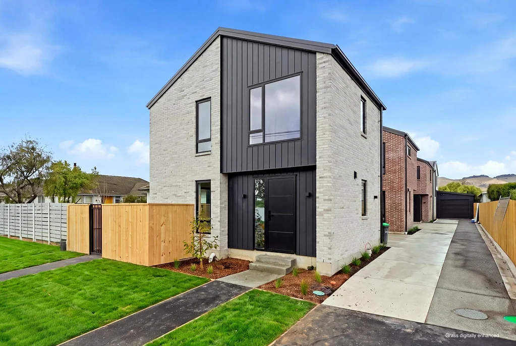 Somerfield 2chambre Freehold and Standalone!