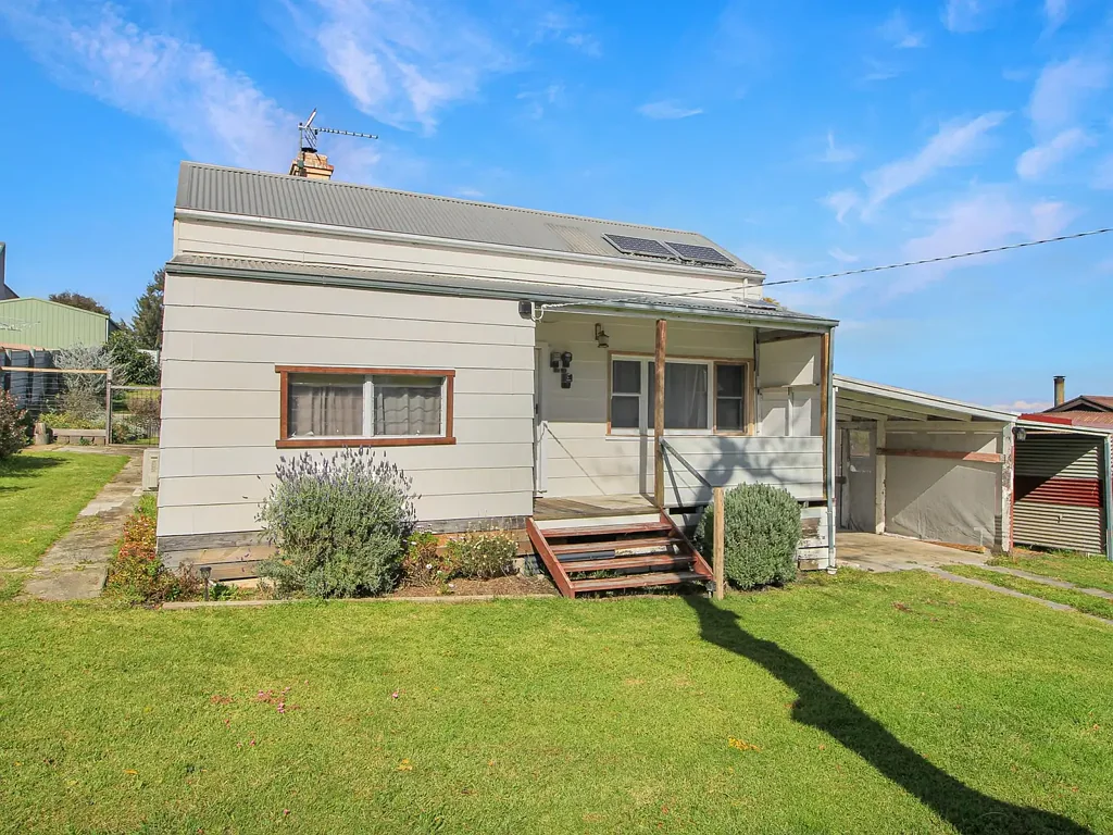 Bruthen 2ਬੈੱਡਰੂਮ AFFORDABLE COUNTRY CHARM WITH PLENTY OF POTENTIAL