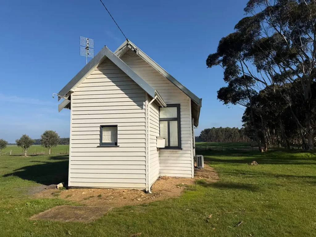 Peaceful Rural Living!