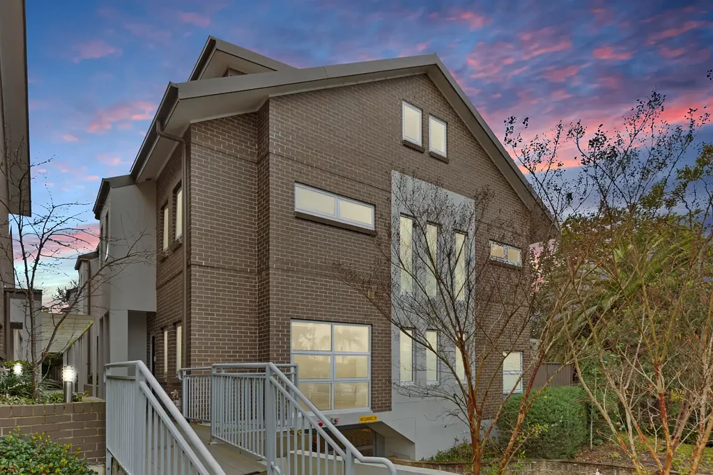 Hornsby 3Phòng ngủ Oversized and private in Hornsby North Public School catchment