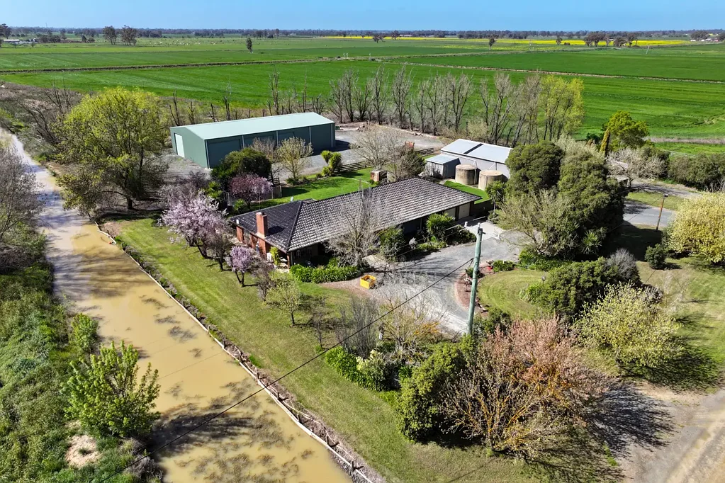 Kyabram BRICK HOME WITH EXCEPTIONAL SHEDDING