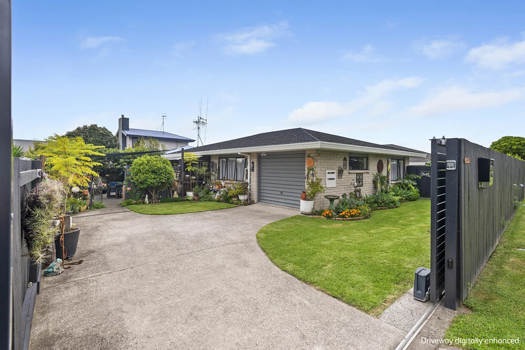 Tauranga South 2 Bedroom Stylish Avenues Home Must Be Sold!