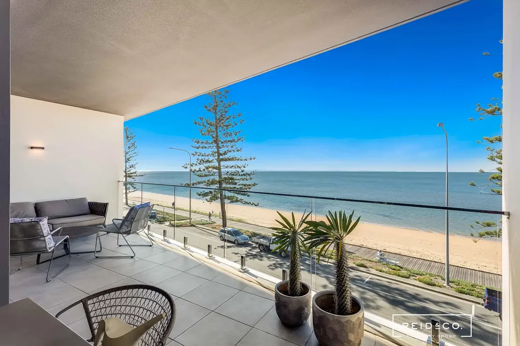 Margate 3 Bedroom Bathers on the Beach