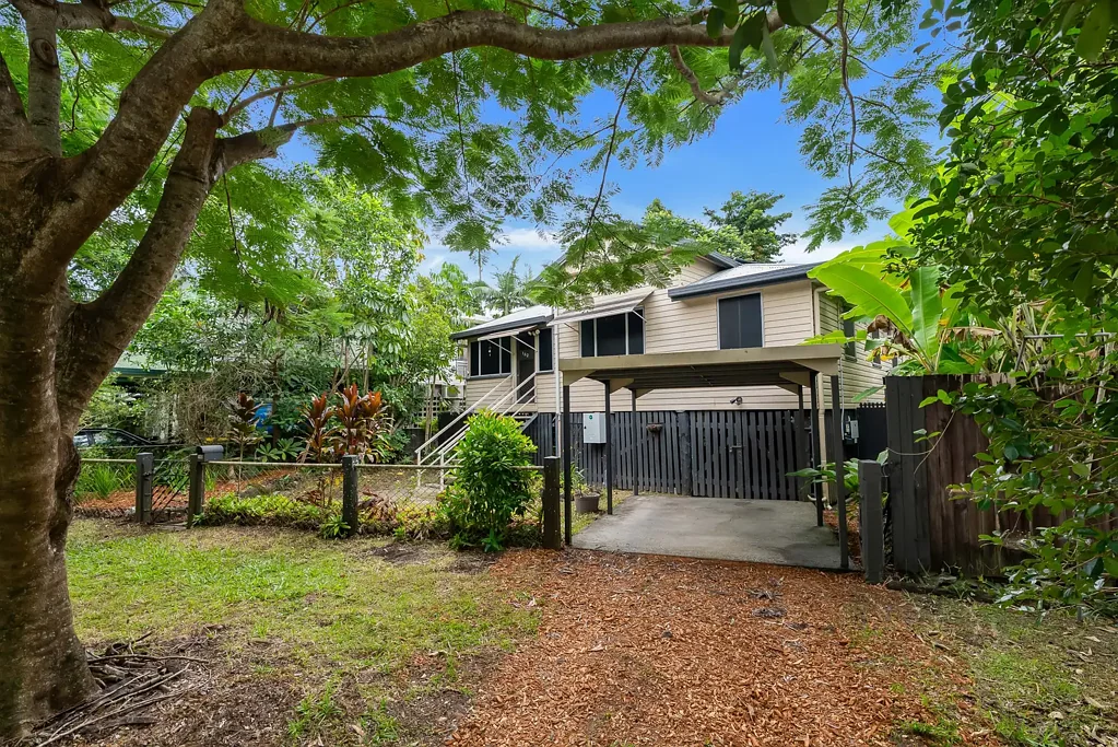 Manunda 3 Bedroom Hidden Gem in Prime Location