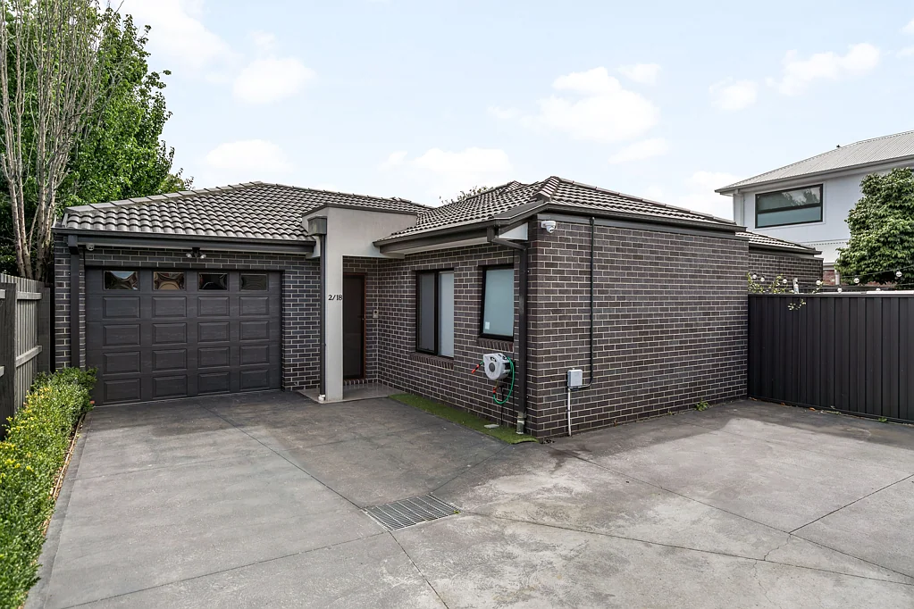 2/18 Merbein Street, Pascoe Vale, VIC 3044