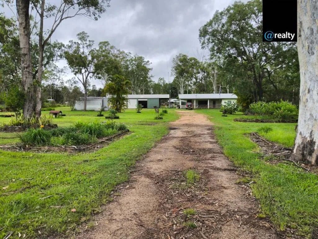 Millstream 2ห้องนอน "Escape to Your New Home in Millstream! Spacious 2 bed, 1 bath house on 1.39 Ha, Don't miss this opportunity!"