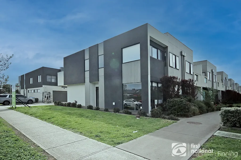 Cranbourne West 3 Slaapkamer Modern Corner Townhouse Living