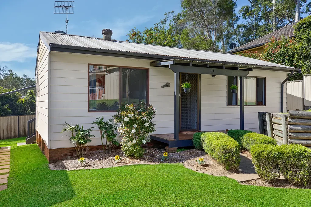 Spacious Granny Flat with Private Backyard & Entertainer�s B