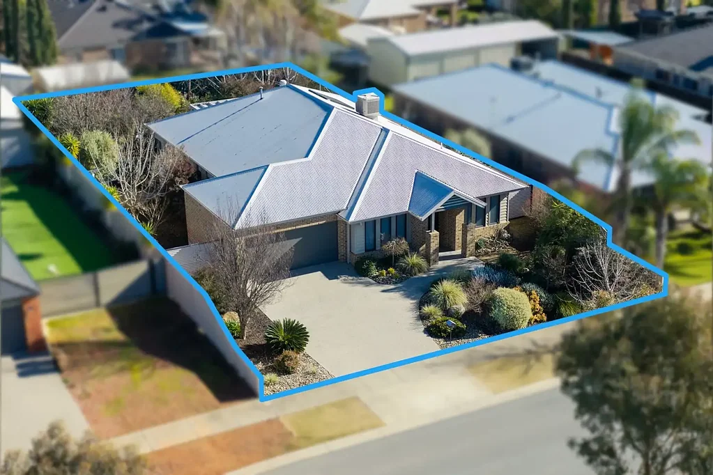 Kialla 4房  Kialla - Metricon Home with Character & Stunnings Gardens!