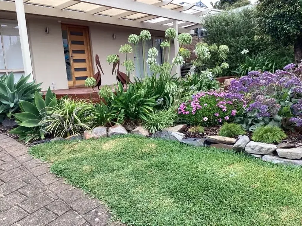 3 Bedroom home with stunning gardens