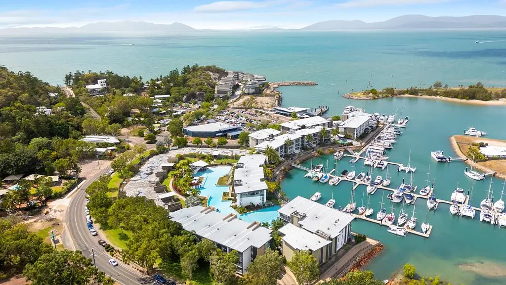 Nelly Bay 2房  Blue on Blue Beauty - Dual-Key, Fully Furnished & Ready to Earn
