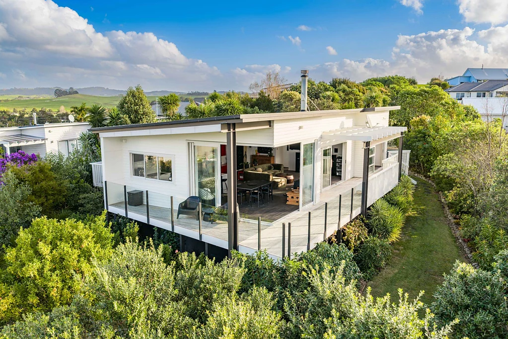 Mangawhai 3房  Hidden Gem, Views and Modern Comfort