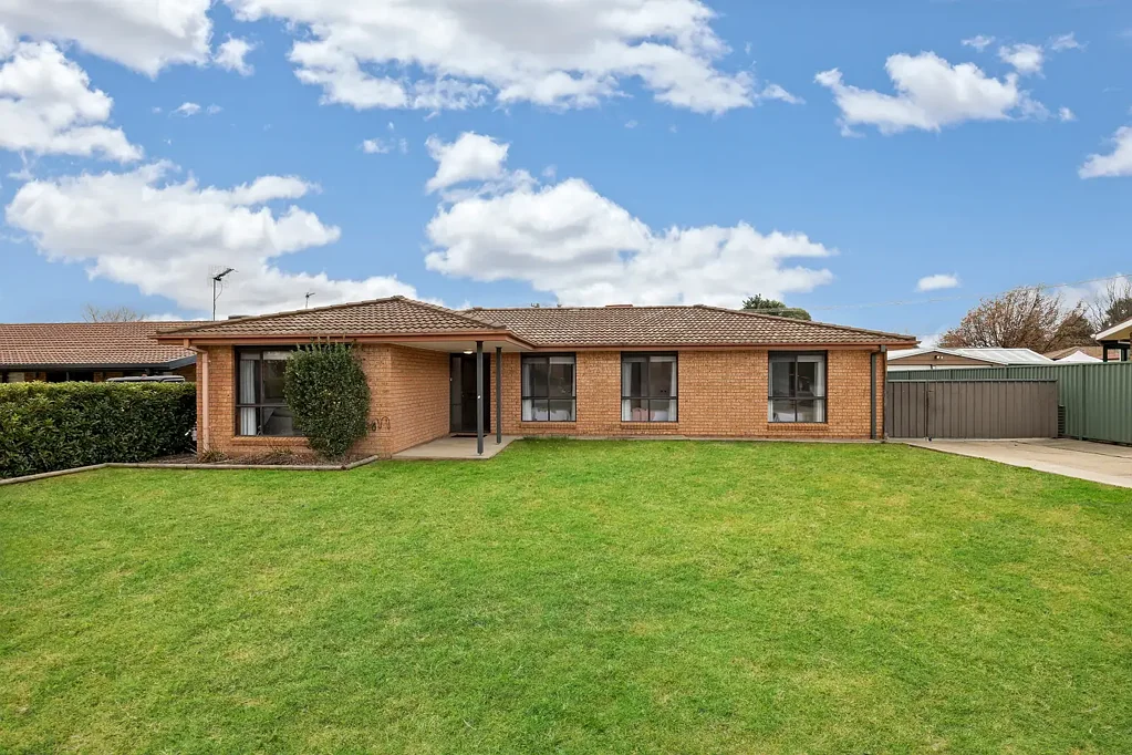 43 Collyburl Crescent, Isabella Plains, ACT 2905