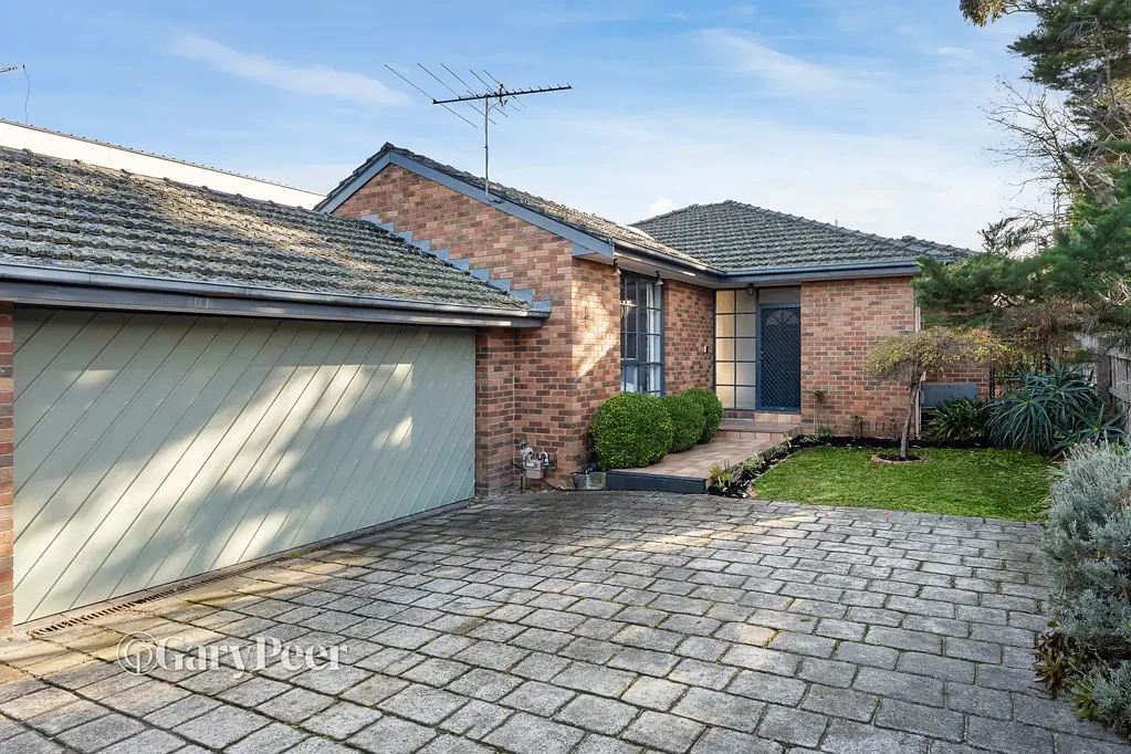 Caulfield 3房 单层、宽敞且位置优越 Single level, spacious & superbly located