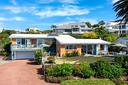 30 Upper Chelverton Drive, Red Beach