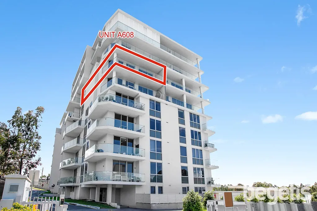 Strathfield 2બેડરૂમ LUXURIOUS RESORT STYLE LIVING WITH SUNLIT
ASPECT + STUNNING GOLF COURSE, PARK & CITY
SKYLINE/DISTRICT OUTLOOK - 119M2 APPROX & 2
BEDROOMS + STUDY
