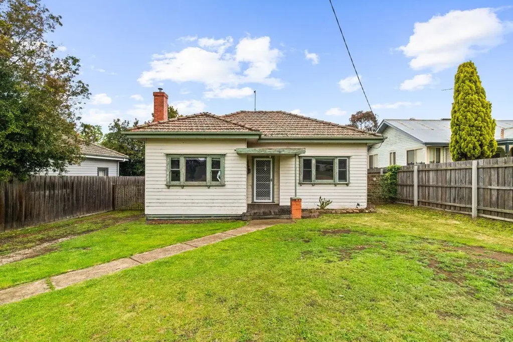 9 Powerscourt Street, Maffra, VIC 3860