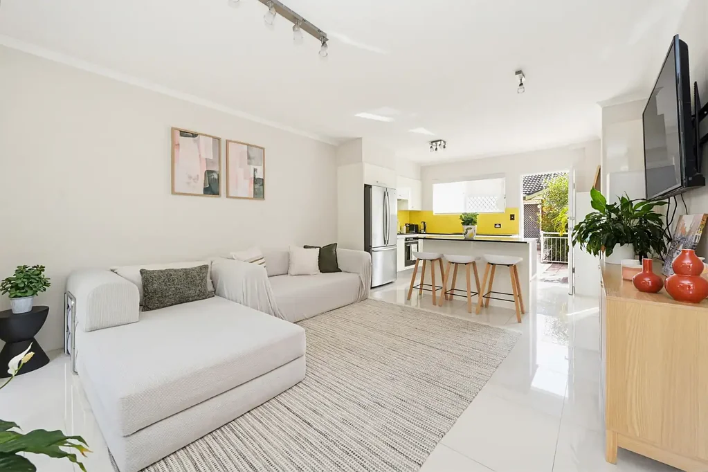 Maroubra 2 Bedroom Sundrenched Entertainer in Beachside, Parkland Precinct