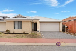 32/11 Hazlett Way, Canning Vale