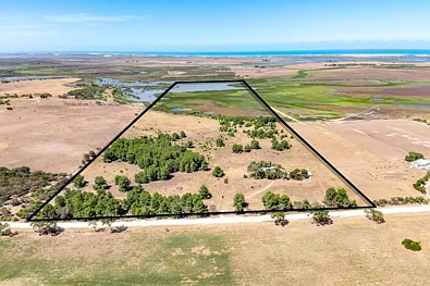 Hindmarsh Island 2Moenga A Rare Opportunity to Reimagine on a Substantial Land Holding